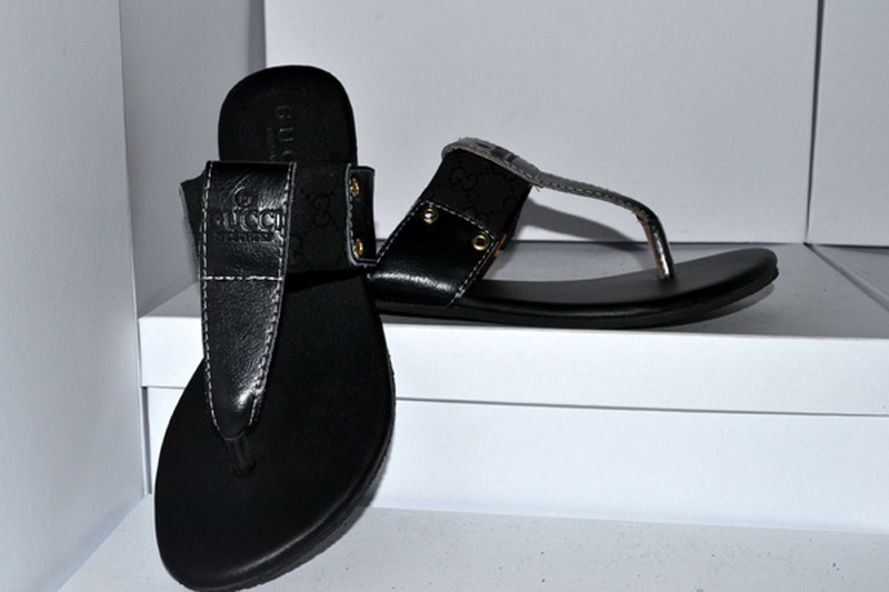 Gucci Slippers Woman--228